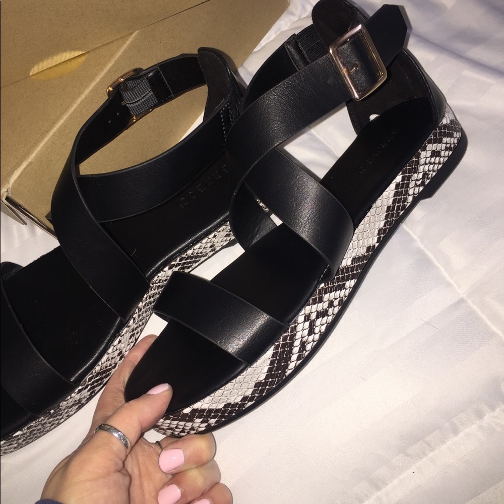 Black and white sandal